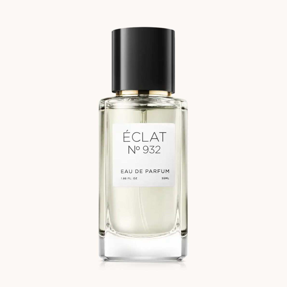 Flacone in vetro sfaccettato con tappo nero opaco contenente ÉCLAT Fresh Cypress Eau de Parfum.