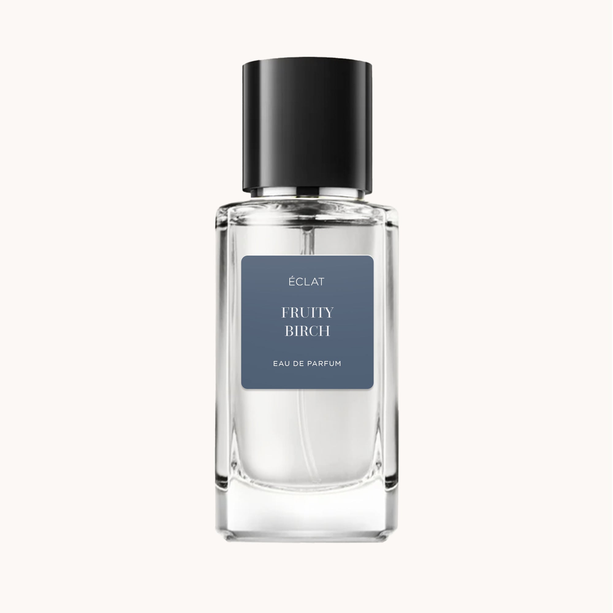 Flacone in vetro sfaccettato di ÉCLAT Fruity Birch con tappo nero elegante ed etichetta grigia opaca.